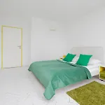 Colorful Two Bedroom Platynowa Perfect For Remote Work By Renters Apartmán *