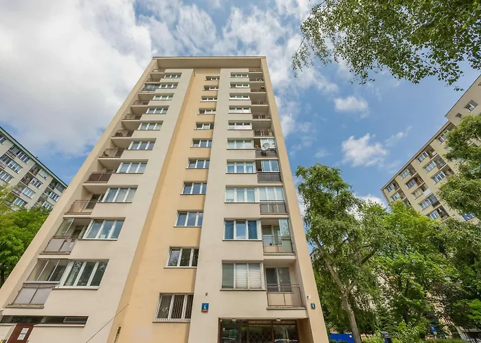 Colorful Two Bedroom Platynowa Perfect For Remote Work By Renters