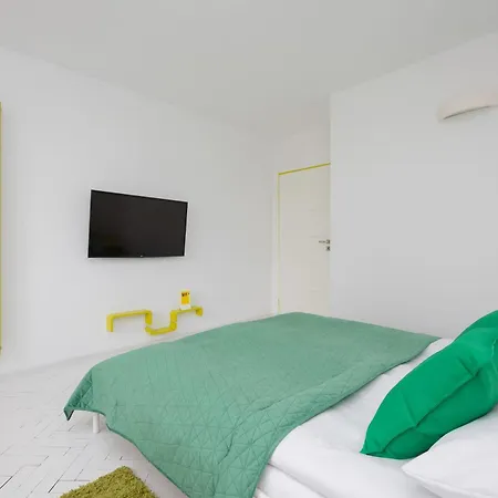 Colorful Two Bedroom Platynowa Perfect For Remote Work By Renters Apartment Warsaw