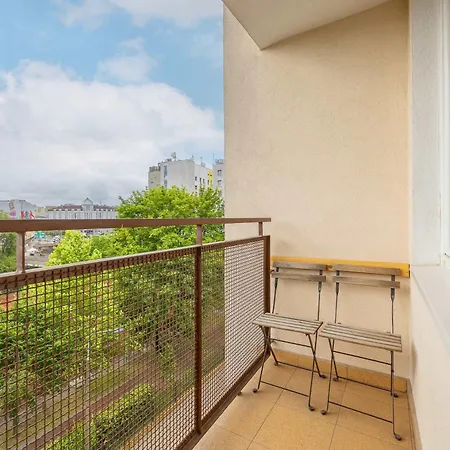 Apartment Colorful Two Bedroom Platynowa Perfect For Remote Work By Renters *