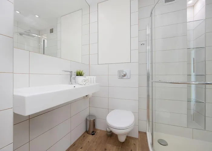 Apartment Colorful Two Bedroom Platynowa Perfect For Remote Work By Renters