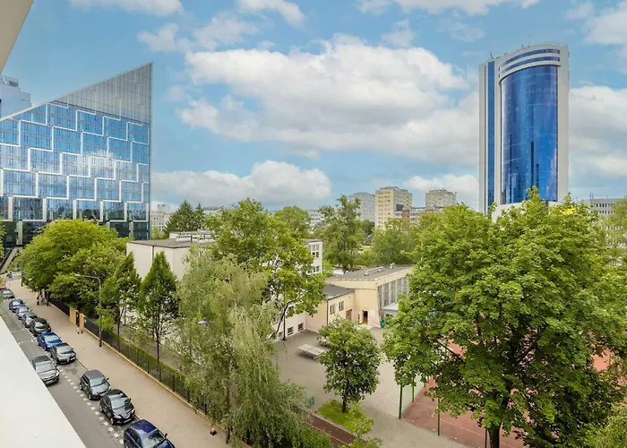 Colorful Two Bedroom Platynowa Perfect For Remote Work By Renters Warsaw