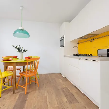 Apartamento Colorful Two Bedroom Platynowa Perfect For Remote Work By Renters Varsovia