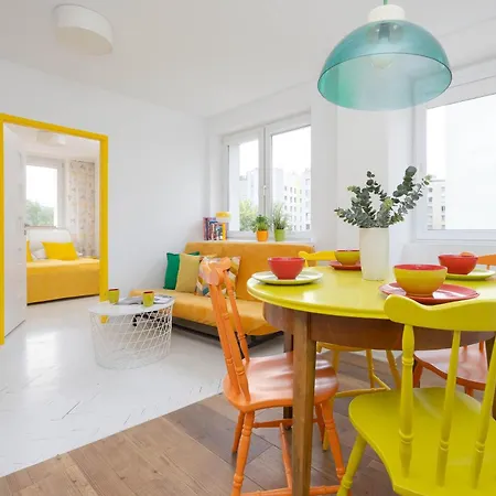 Colorful Two Bedroom Platynowa Perfect For Remote Work By Renters * Varsovia